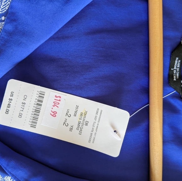 NWT Bebe dress, size 0.  Blue with white embroidery. - Picture 3 of 4